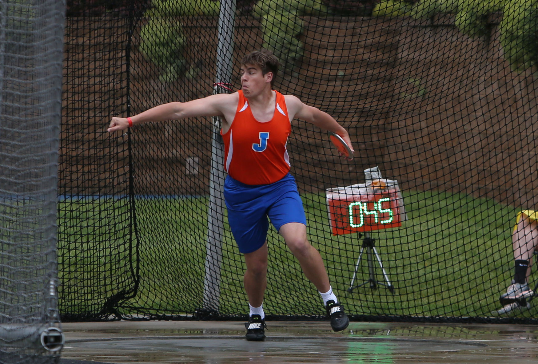 Carson Lineau discus 2.jpg